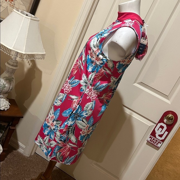 Tommy Bahama Pink Floral Golf Set - Picture 4 of 12